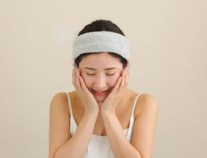 間違えると大変！美肌になる正しい洗顔のすすぎ方とは？